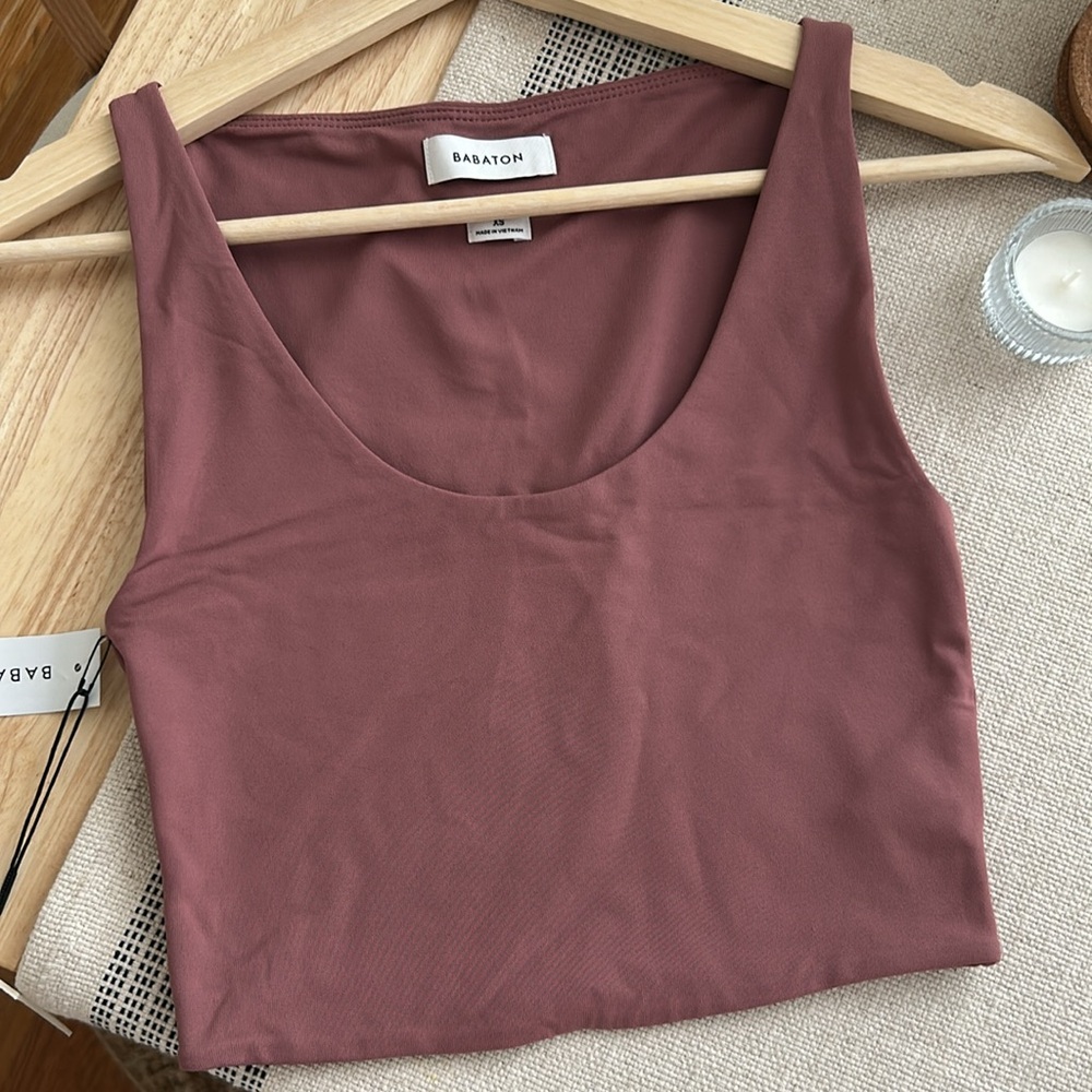 Babaton Aritzia - Contour Scoopneck Red Willow XS